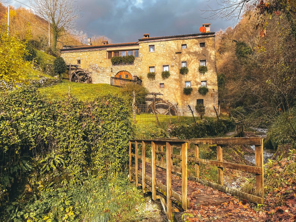 Molino dei Sola a valle di sopra comune di Lusiana