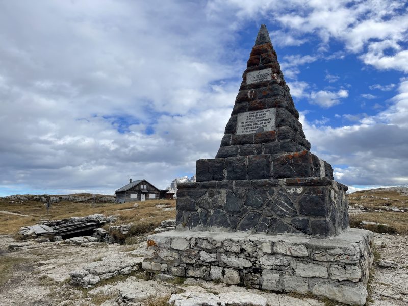 Cippo commemorativo Monte Piana