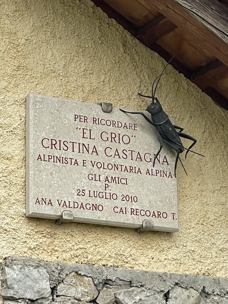 Targa in memoria dell'alpinista Cristina Castagna