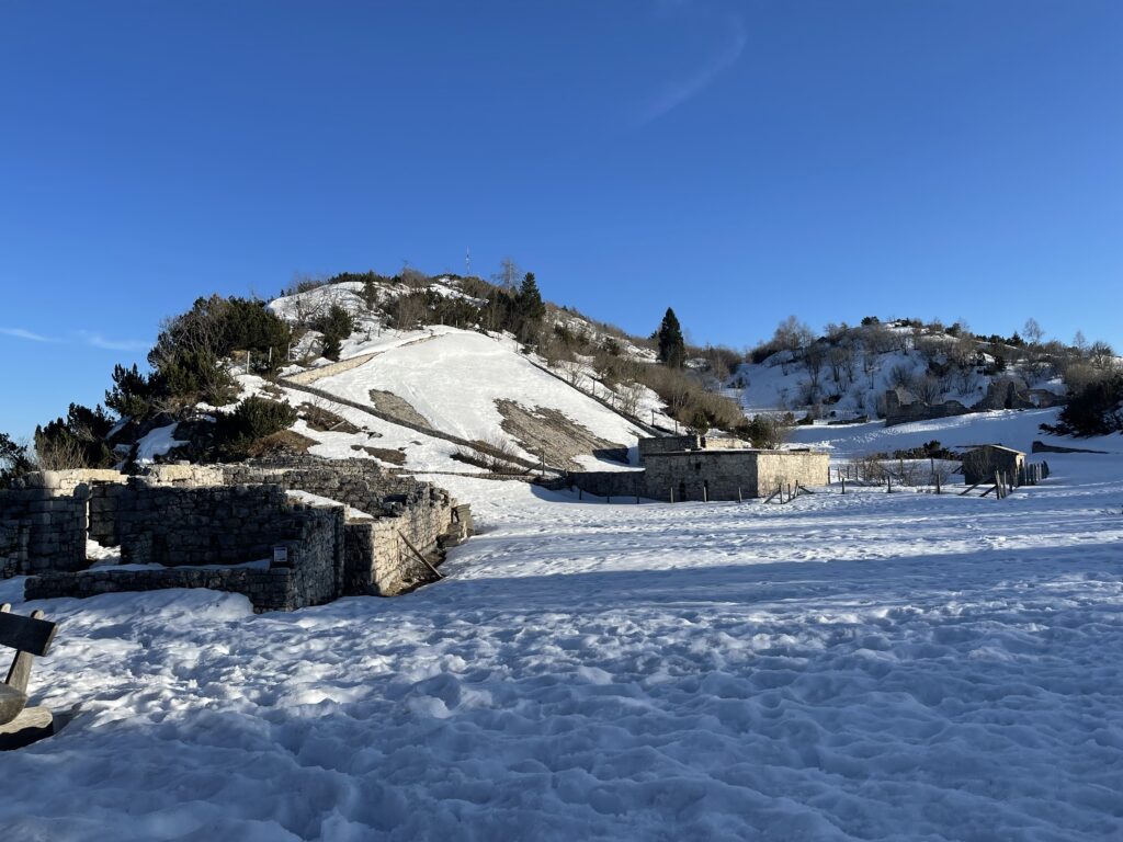 Parco della Pace con resti dei manufatti austriaci e italiani