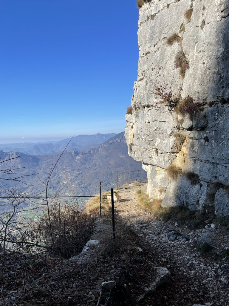 Lungo il sentiero verso il Monte Cengio