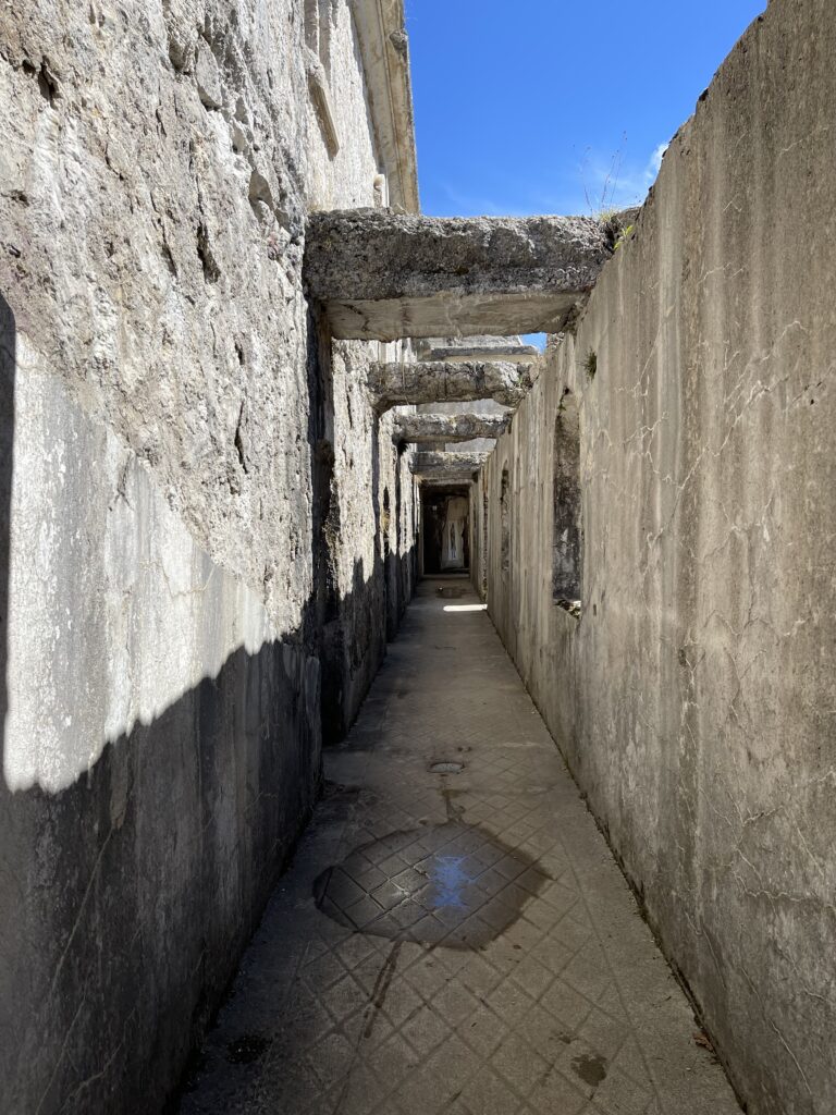 Corridoi presenti al piano terra del forte Corbin