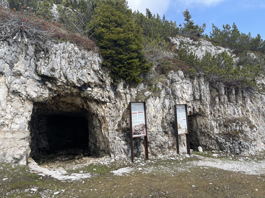 Le gallerie alle pendici della cima della Caldiera