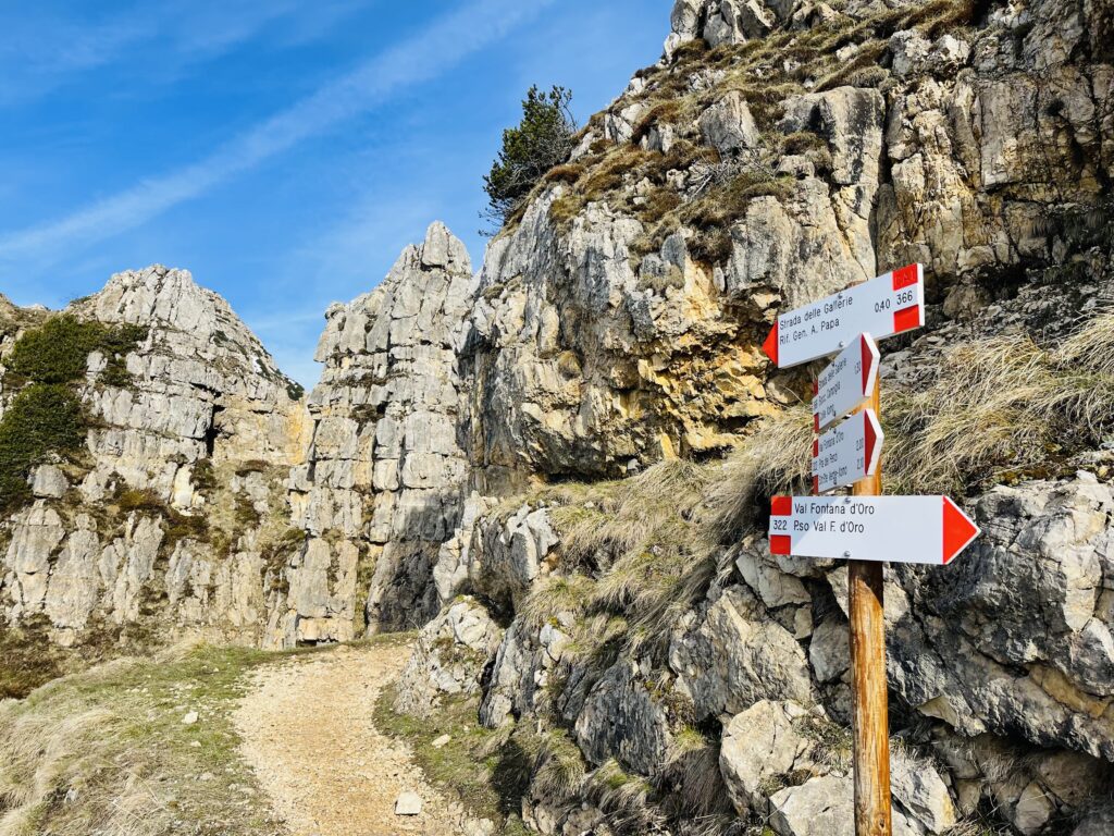 Val Fontana D'Oro il passo sulla Strada delle 52 gallerie