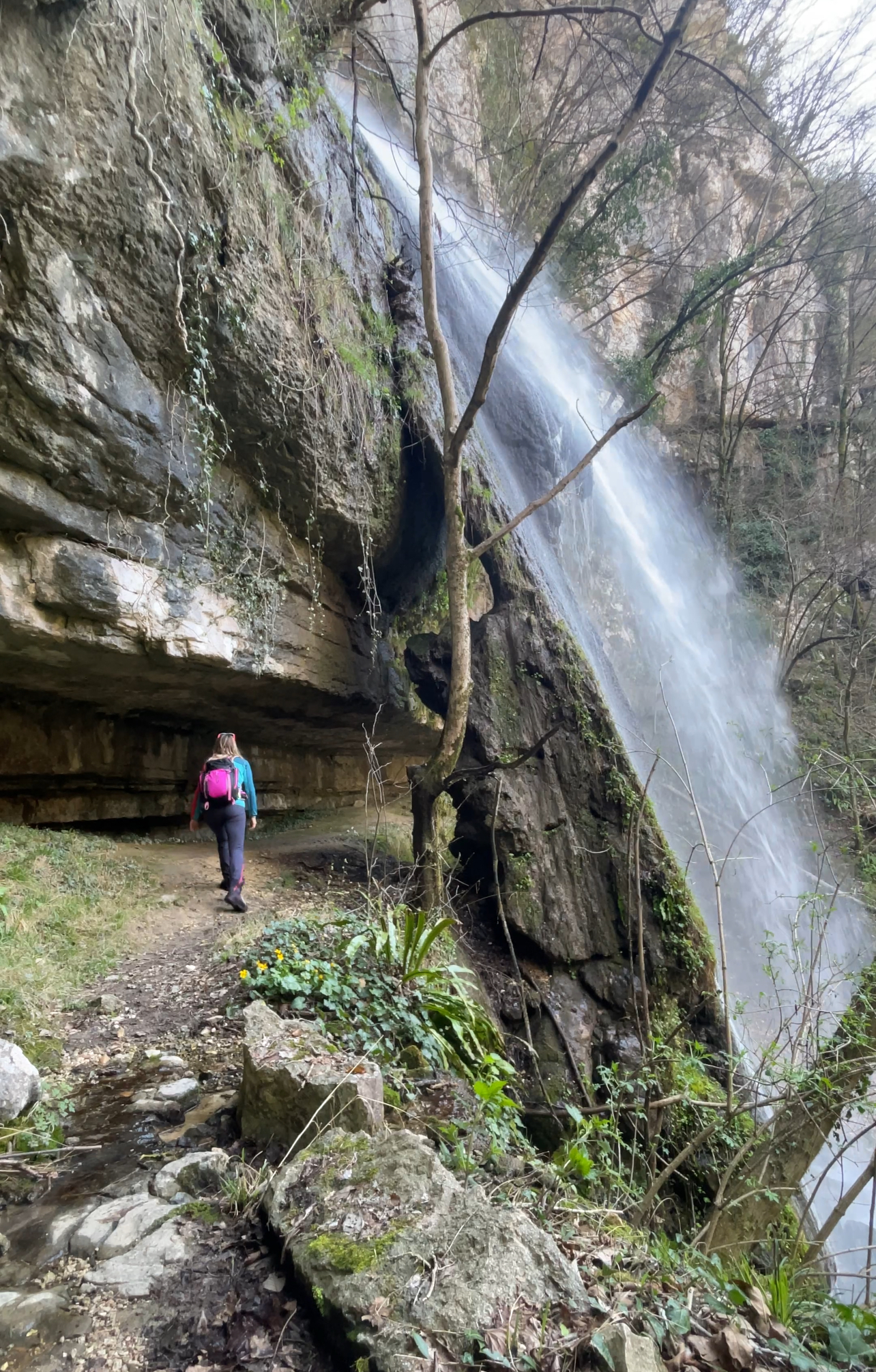 Dietro la Cascata dei Papalini