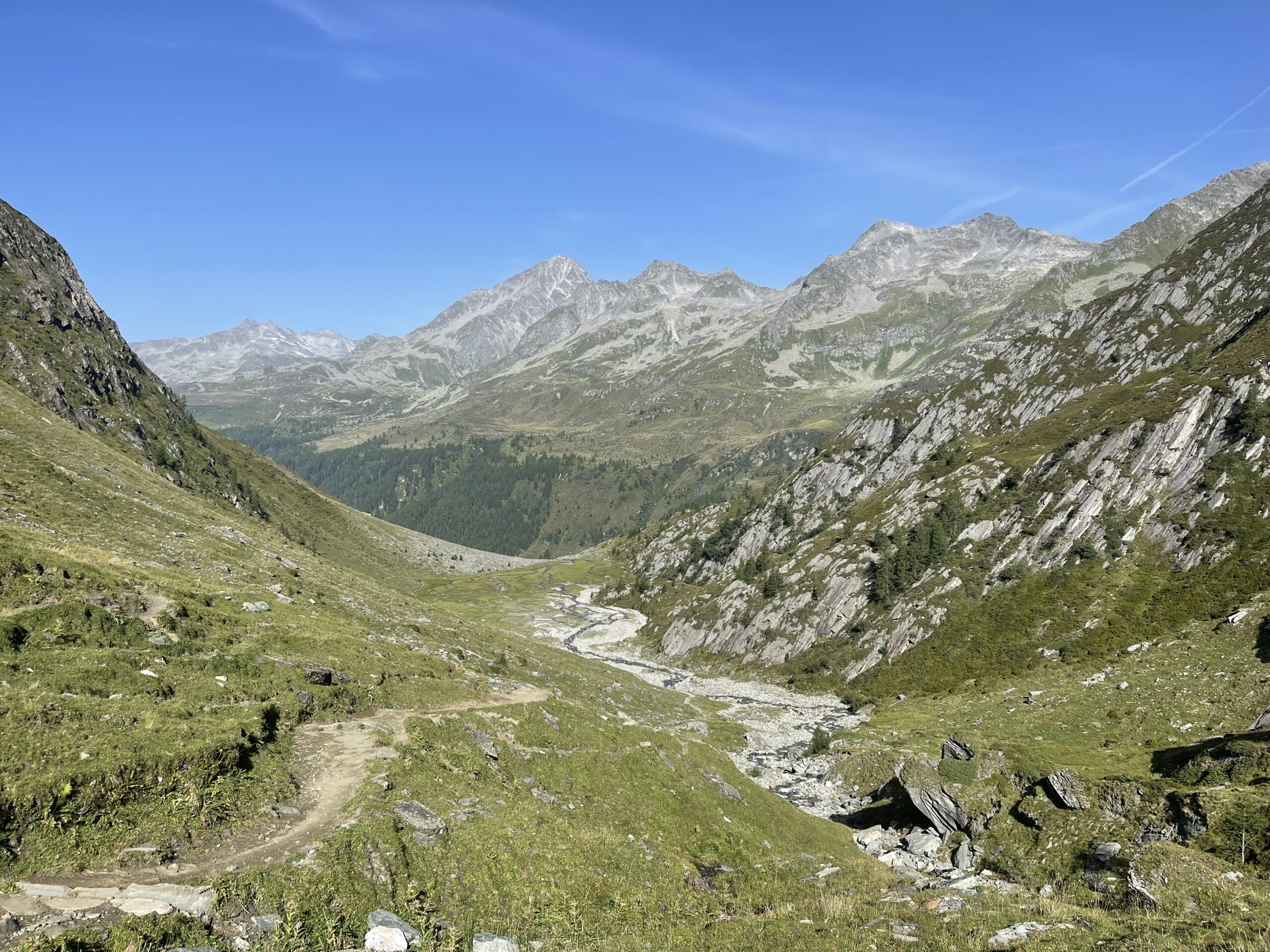 Panorama scendendo la Valle del Vento