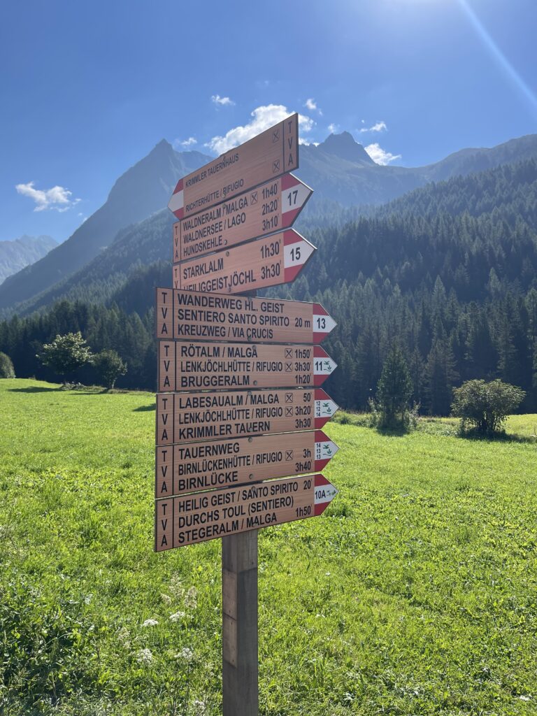 Partenza dal Casere per il Rifugio Giogo Lungo